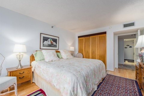 Condo in Clearwater, Florida, 2 bedrooms  № 2195859 - photo 29