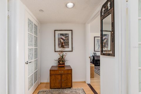 Condo in Clearwater, Florida, 2 bedrooms  № 2195859 - photo 18