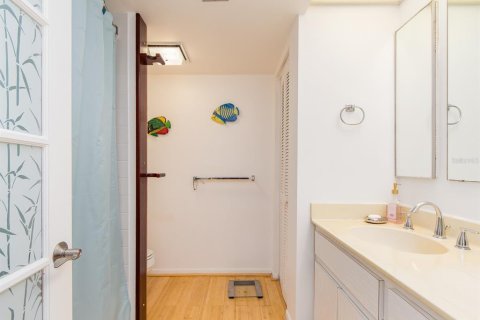 Condo in Clearwater, Florida, 2 bedrooms  № 2195859 - photo 26
