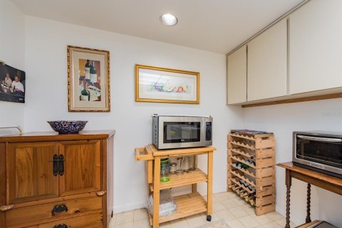 Condo in Clearwater, Florida, 2 bedrooms  № 2195859 - photo 17