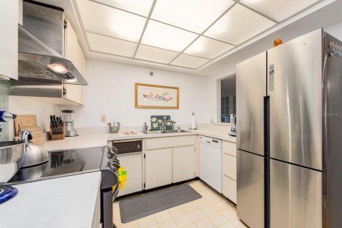 Condo in Clearwater, Florida, 2 bedrooms  № 2195859 - photo 16