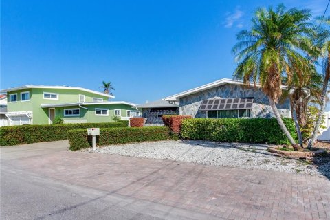 Casa en venta en Redington Beach, Florida, 2 dormitorios, 173.82 m2 № 1555852 - foto 3