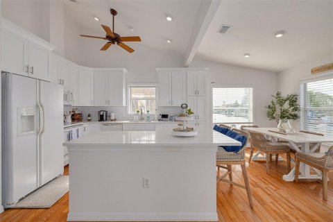 Casa en venta en Hernando Beach, Florida, 3 dormitorios, 164.25 m2 № 2096747 - foto 8