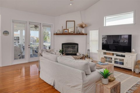 Casa en venta en Hernando Beach, Florida, 3 dormitorios, 164.25 m2 № 2096747 - foto 5