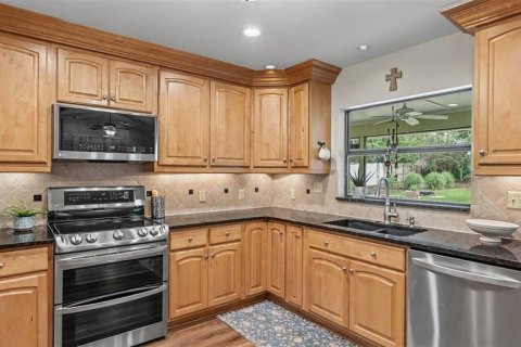 House in Lakeland, Florida 4 bedrooms, 217.86 sq.m. № 2266979 - photo 7