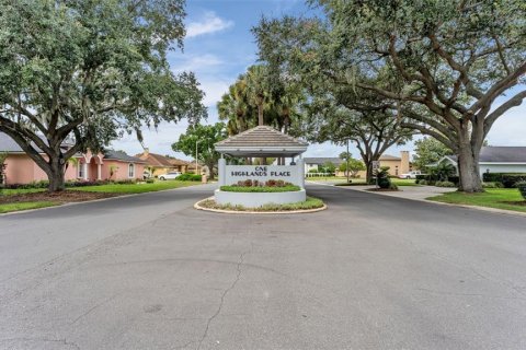 House in Lakeland, Florida 4 bedrooms, 217.86 sq.m. № 2266979 - photo 2