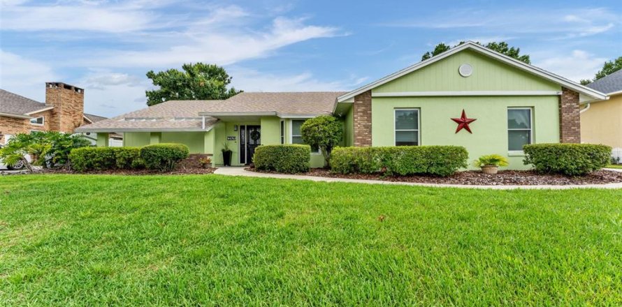 House in Lakeland, Florida 4 bedrooms, 217.86 sq.m. № 2266979