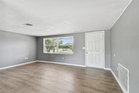 Villa ou maison à louer à Port Richey, Floride: 2 chambres, 97.18 m2 № 2098907 - photo 19