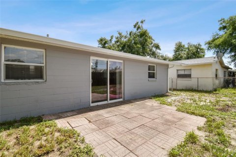 Villa ou maison à louer à Port Richey, Floride: 2 chambres, 97.18 m2 № 2098907 - photo 14