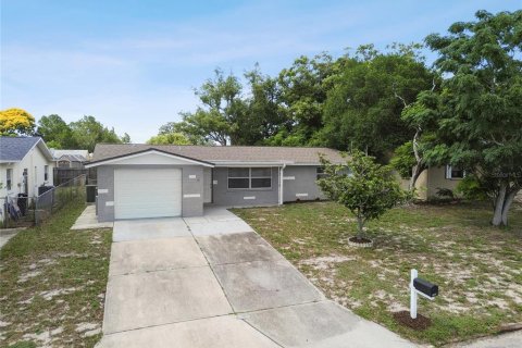Villa ou maison à louer à Port Richey, Floride: 2 chambres, 97.18 m2 № 2098907 - photo 30