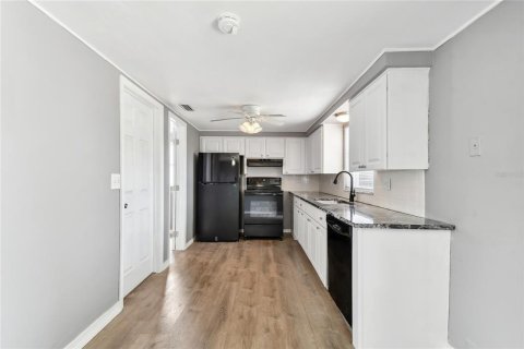 Villa ou maison à louer à Port Richey, Floride: 2 chambres, 97.18 m2 № 2098907 - photo 24