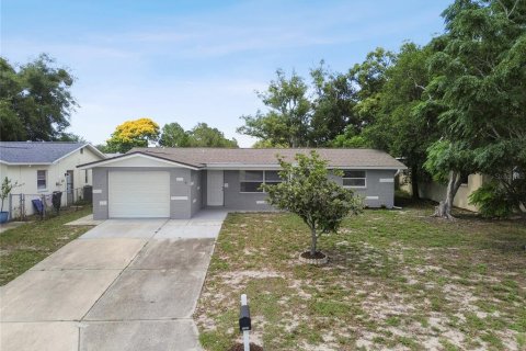 Villa ou maison à louer à Port Richey, Floride: 2 chambres, 97.18 m2 № 2098907 - photo 15
