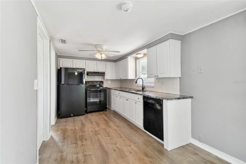 Villa ou maison à louer à Port Richey, Floride: 2 chambres, 97.18 m2 № 2098907 - photo 26