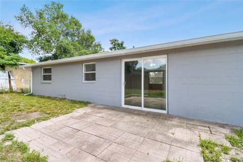 Villa ou maison à louer à Port Richey, Floride: 2 chambres, 97.18 m2 № 2098907 - photo 28