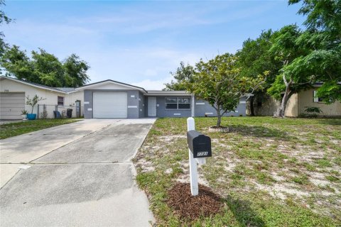 Villa ou maison à louer à Port Richey, Floride: 2 chambres, 97.18 m2 № 2098907 - photo 13