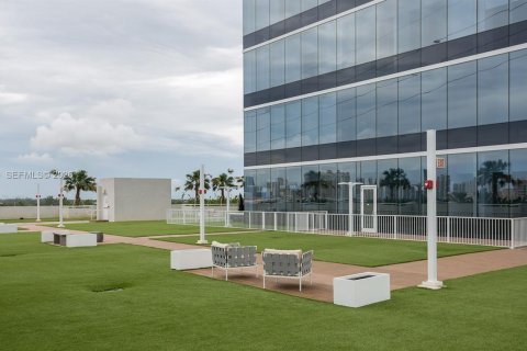 Commercial property in Aventura, Florida № 2091073 - photo 7