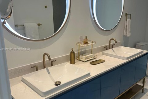 Condominio en venta en Miami, Florida, 2 dormitorios, 82.31 m2 № 2026859 - foto 9