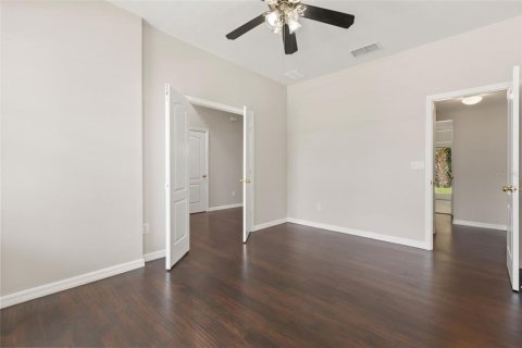 House in MAGNOLIA PARK in Sanford, Florida 4 bedrooms, 320.05 sq.m. № 2198276 - photo 13