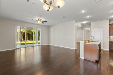 House in MAGNOLIA PARK in Sanford, Florida 4 bedrooms, 320.05 sq.m. № 2198276 - photo 7