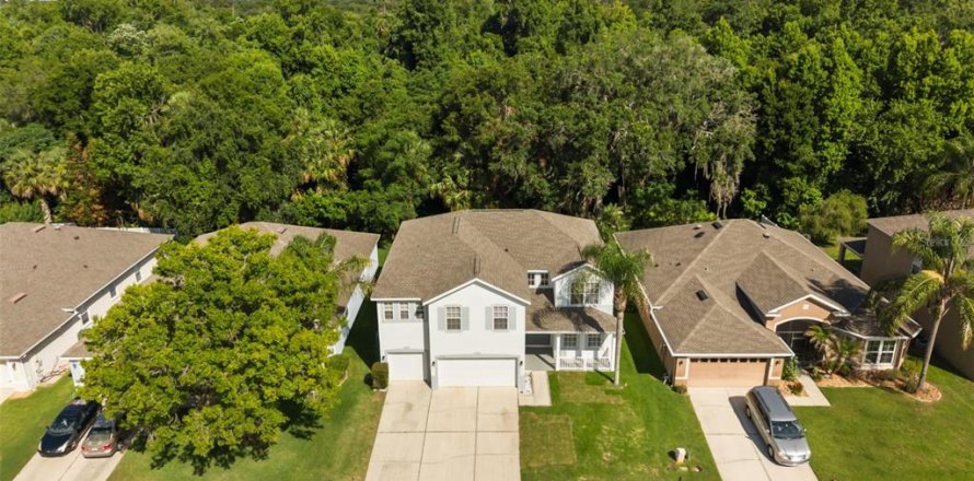 House in MAGNOLIA PARK in Sanford, Florida 4 bedrooms, 320.05 sq.m. № 2198276
