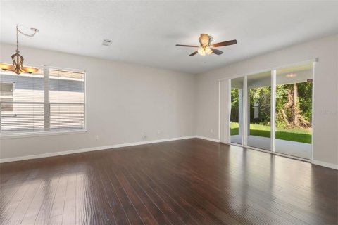 House in MAGNOLIA PARK in Sanford, Florida 4 bedrooms, 320.05 sq.m. № 2198276 - photo 17