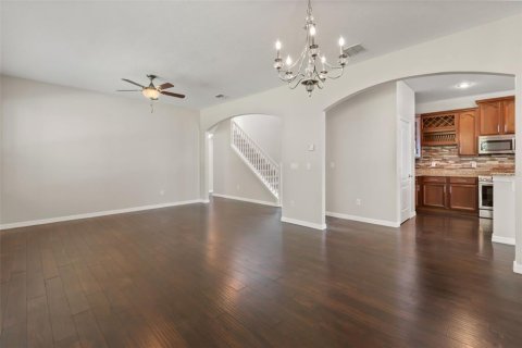 House in MAGNOLIA PARK in Sanford, Florida 4 bedrooms, 320.05 sq.m. № 2198276 - photo 10