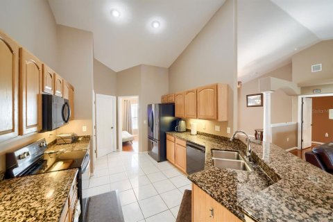 House in Tavares, Florida 3 bedrooms, 231.79 sq.m. № 2199329 - photo 12