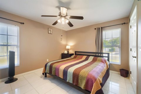 House in Tavares, Florida 3 bedrooms, 231.79 sq.m. № 2199329 - photo 19