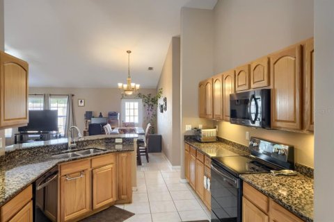 House in Tavares, Florida 3 bedrooms, 231.79 sq.m. № 2199329 - photo 11