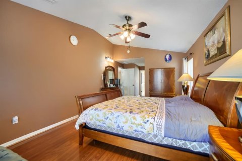 House in Tavares, Florida 3 bedrooms, 231.79 sq.m. № 2199329 - photo 18
