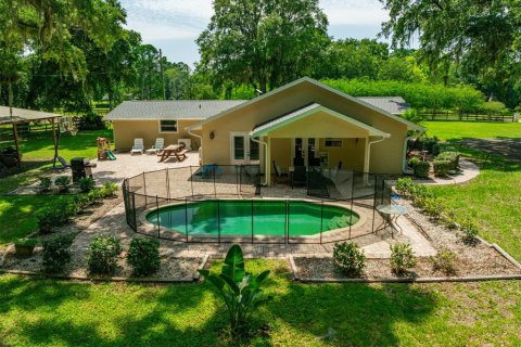 House in Micanopy, Florida 3 bedrooms, 231.42 sq.m. № 1781332 - photo 1