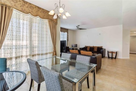 Condo in Fort Lauderdale, Florida, 2 bedrooms  № 2244264 - photo 12
