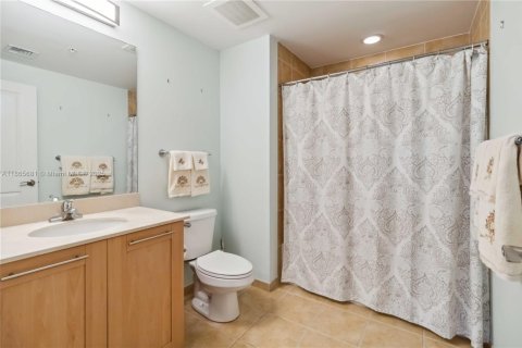 Condo in Fort Lauderdale, Florida, 2 bedrooms  № 2244264 - photo 23
