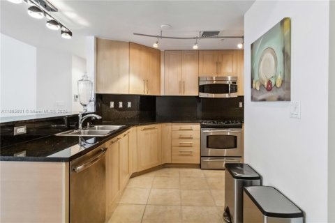 Condo in Fort Lauderdale, Florida, 2 bedrooms  № 2244264 - photo 16