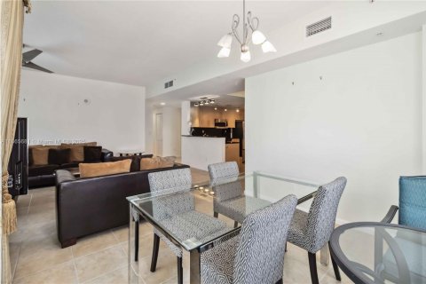 Condo in Fort Lauderdale, Florida, 2 bedrooms  № 2244264 - photo 11