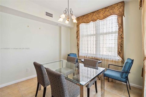 Condo in Fort Lauderdale, Florida, 2 bedrooms  № 2244264 - photo 14