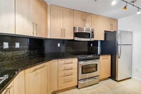 Condo in Fort Lauderdale, Florida, 2 bedrooms  № 2244264 - photo 17