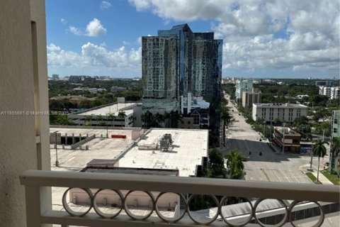 Condo in Fort Lauderdale, Florida, 2 bedrooms  № 2244264 - photo 3