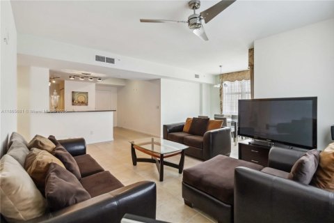 Condo in Fort Lauderdale, Florida, 2 bedrooms  № 2244264 - photo 10