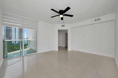 Condo in Aventura, Florida, 2 bedrooms № 2079375 - photo 12