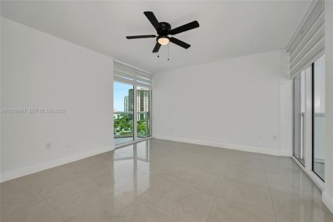 Condo in Aventura, Florida, 2 bedrooms № 2079375 - photo 11