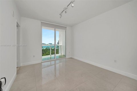 Condo in Aventura, Florida, 2 bedrooms № 2079375 - photo 8