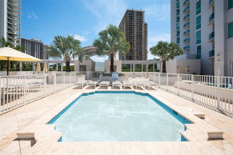 Condo in Aventura, Florida, 2 bedrooms № 2079375 - photo 27