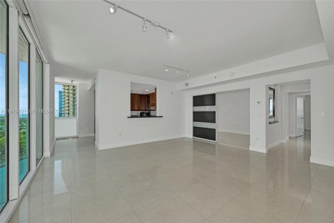 Condo in Aventura, Florida, 2 bedrooms № 2079375 - photo 3