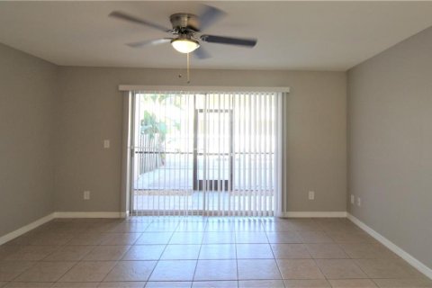 Touwnhouse à louer à Sarasota, Floride: 2 chambres, 96.43 m2 № 1910477 - photo 8