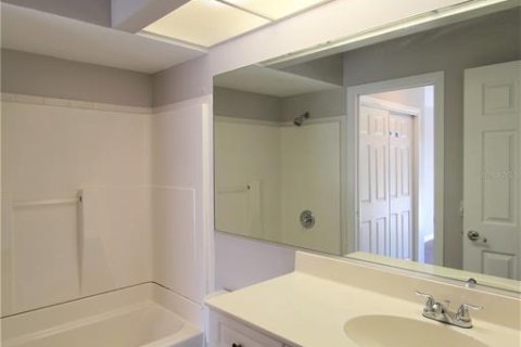 Touwnhouse à louer à Sarasota, Floride: 2 chambres, 96.43 m2 № 1910477 - photo 11