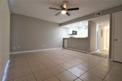 Touwnhouse à louer à Sarasota, Floride: 2 chambres, 96.43 m2 № 1910477 - photo 7