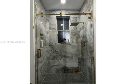 Купить таунхаус в Майами, Флорида 4 спальни, 177.63м2, № 1890773 - фото 26