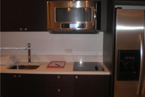 Condo in Doral, Florida, 1 bedroom  № 1729792 - photo 4