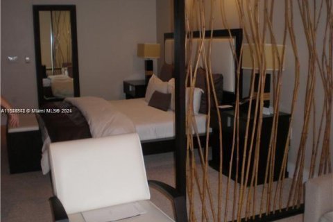 Condo in Doral, Florida, 1 bedroom  № 1729792 - photo 3